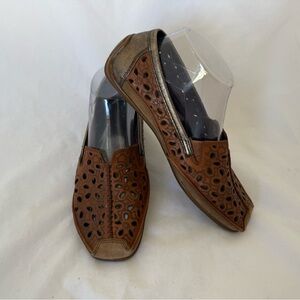 Taos Expose Driving Loafers Size 7 Slip-On Saddle Brown Leather Laser Cut Flats